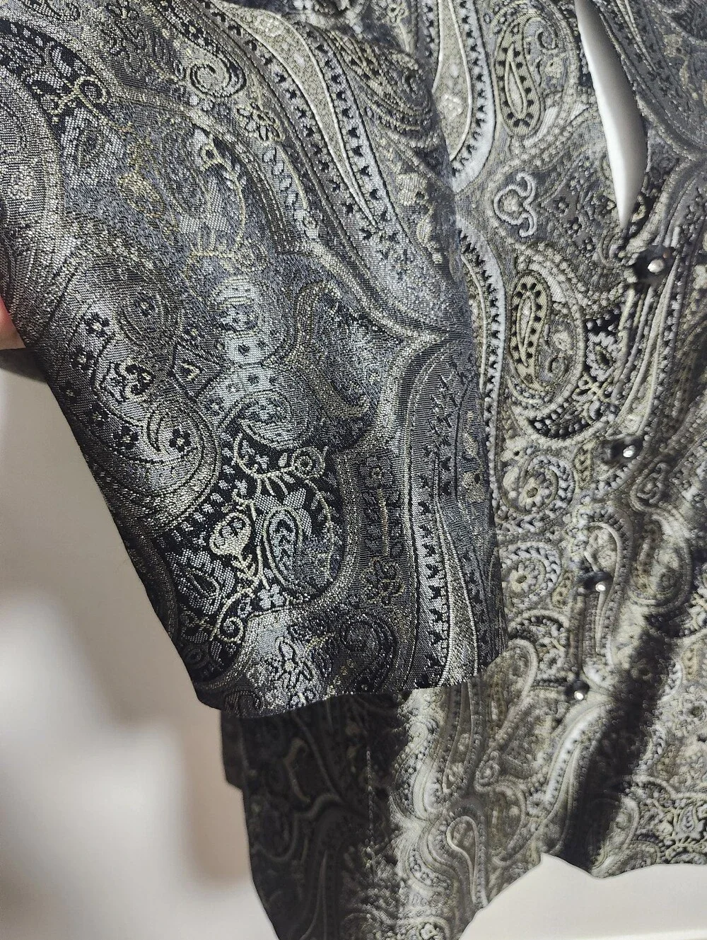 Vintage Chapter Metallic Paisley Button-Front Jacket - Black & Silver - Picture 4 of 9